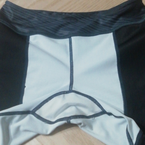 NWT! Ryu Geoline Capri - Picture 10 of 14